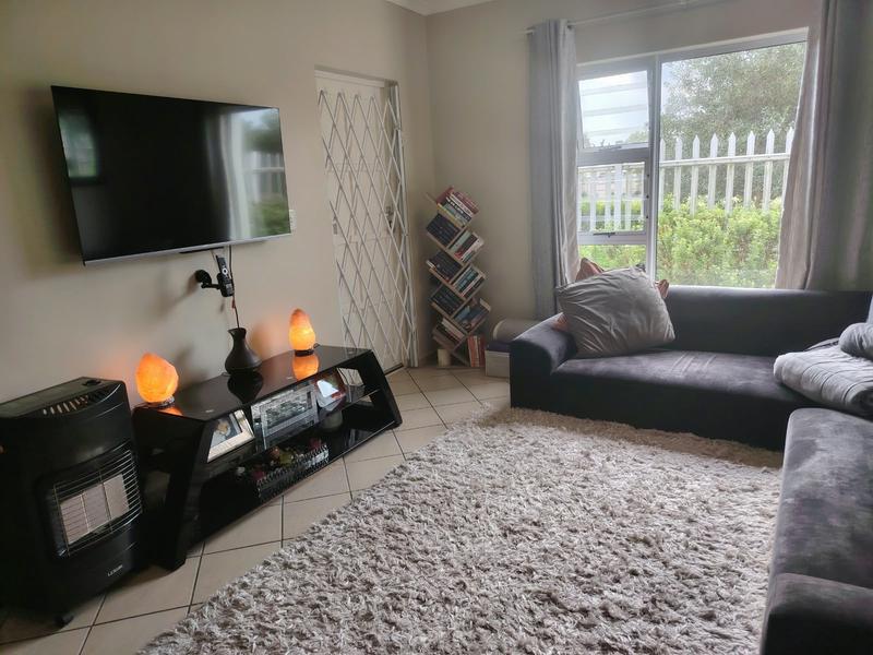 To Let 2 Bedroom Property for Rent in Buhrein Western Cape